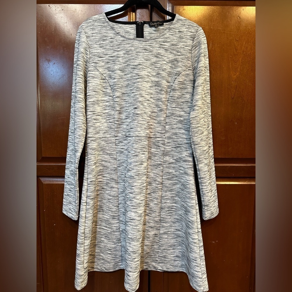 Dalia Sweatshirt Dress size 6